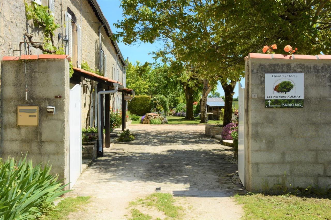 Les Noyers Aulnay Bed and Breakfast Aulnay  Exteriör bild